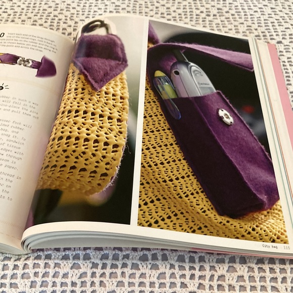 Chic Bags: 22 Handbags, Purses, Totes, and Accessories to Make - Picture 13 of 16